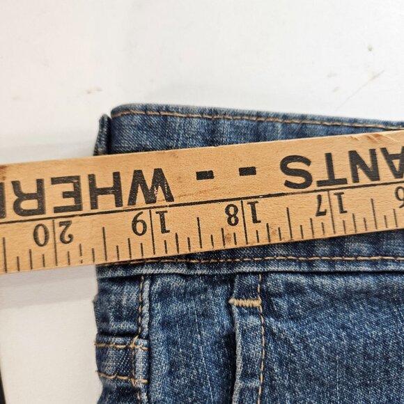 Levi Strauss Signature Womens Jean Short Bermuda 18 Misses Denim Walking Long - Picture 9 of 9